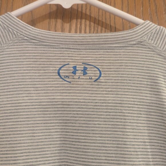 Under Armour-Long Sleeve Gray and White Striped Heat Gear Loose Fit-Youth XL - Picture 4 of 5